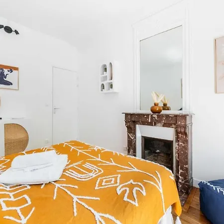 Appartement Service 2 Pieces Au Coeur Du 19e - 4p